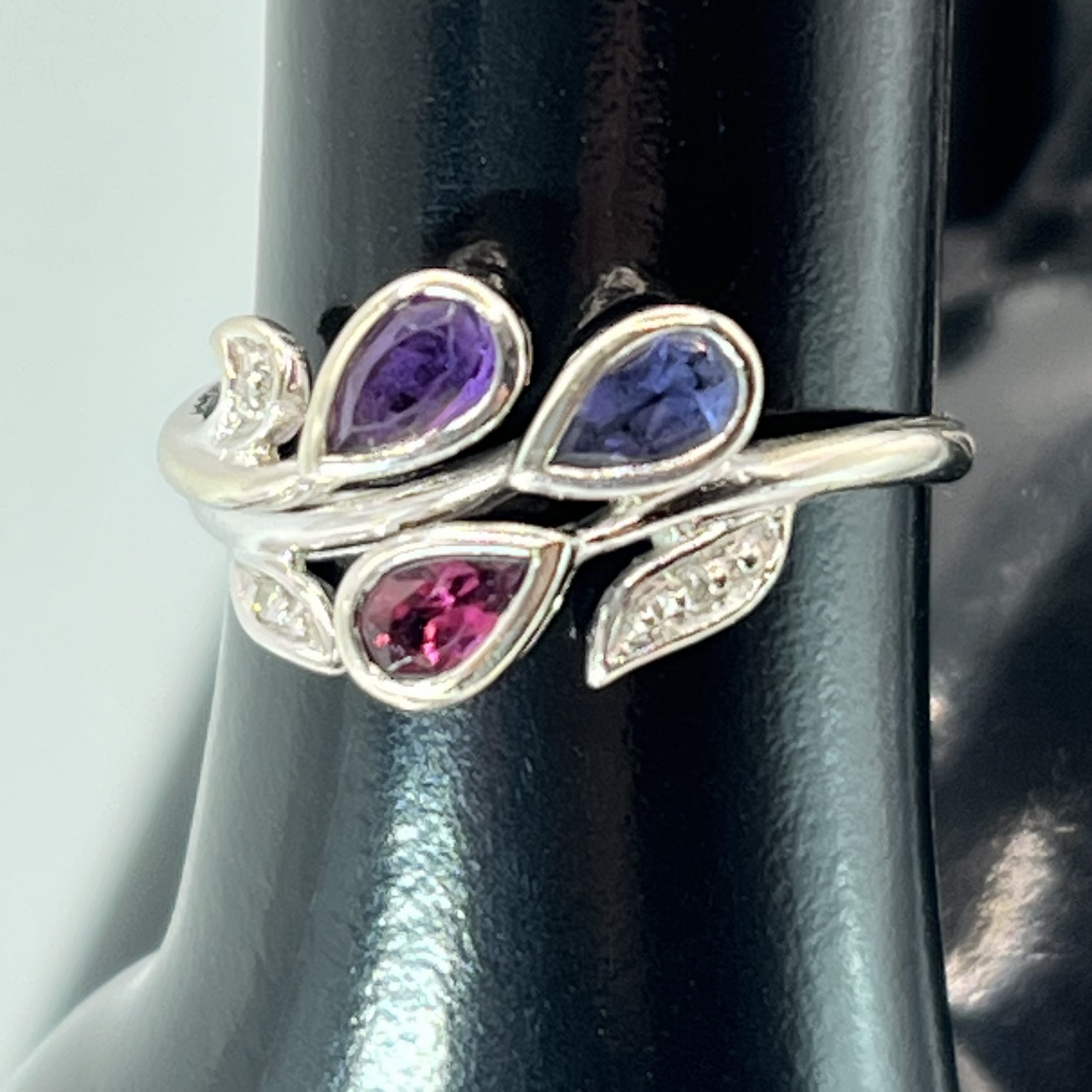 9ct White Gold Amethyst Diamond Ring Pre Owned UK Size O - Image 5