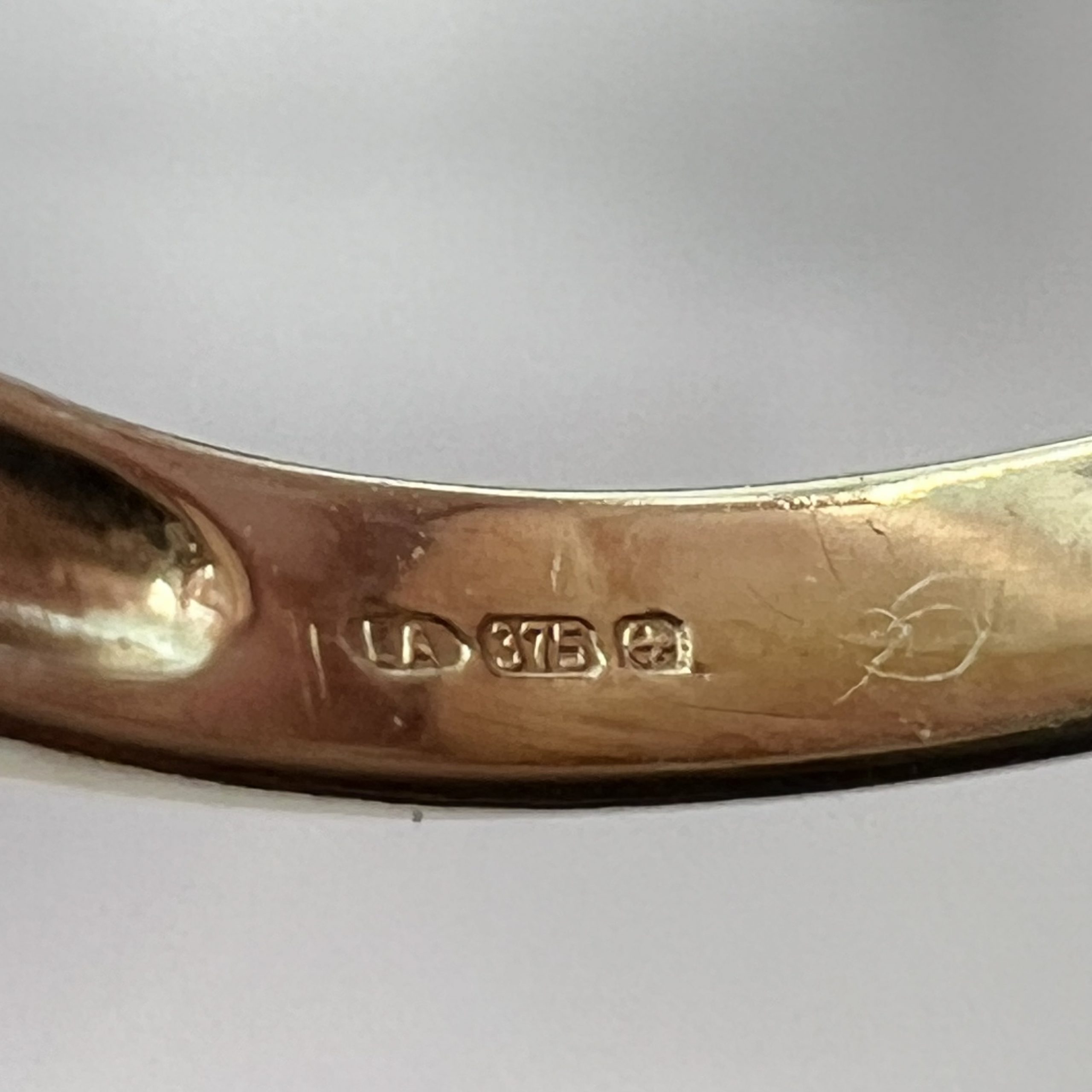 9ct Gold Emerald Diamond Half Eternity Ring Pre Owned UK Size N - Image 3