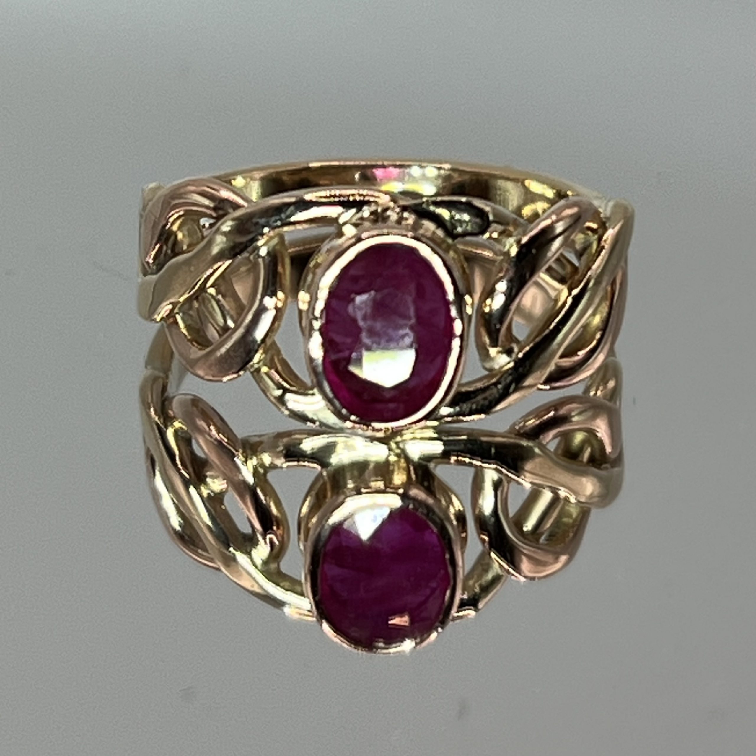 9ct Yellow Gold Chunky Ruby Solitaire Ring Pre Owned UK Size N - Image 2