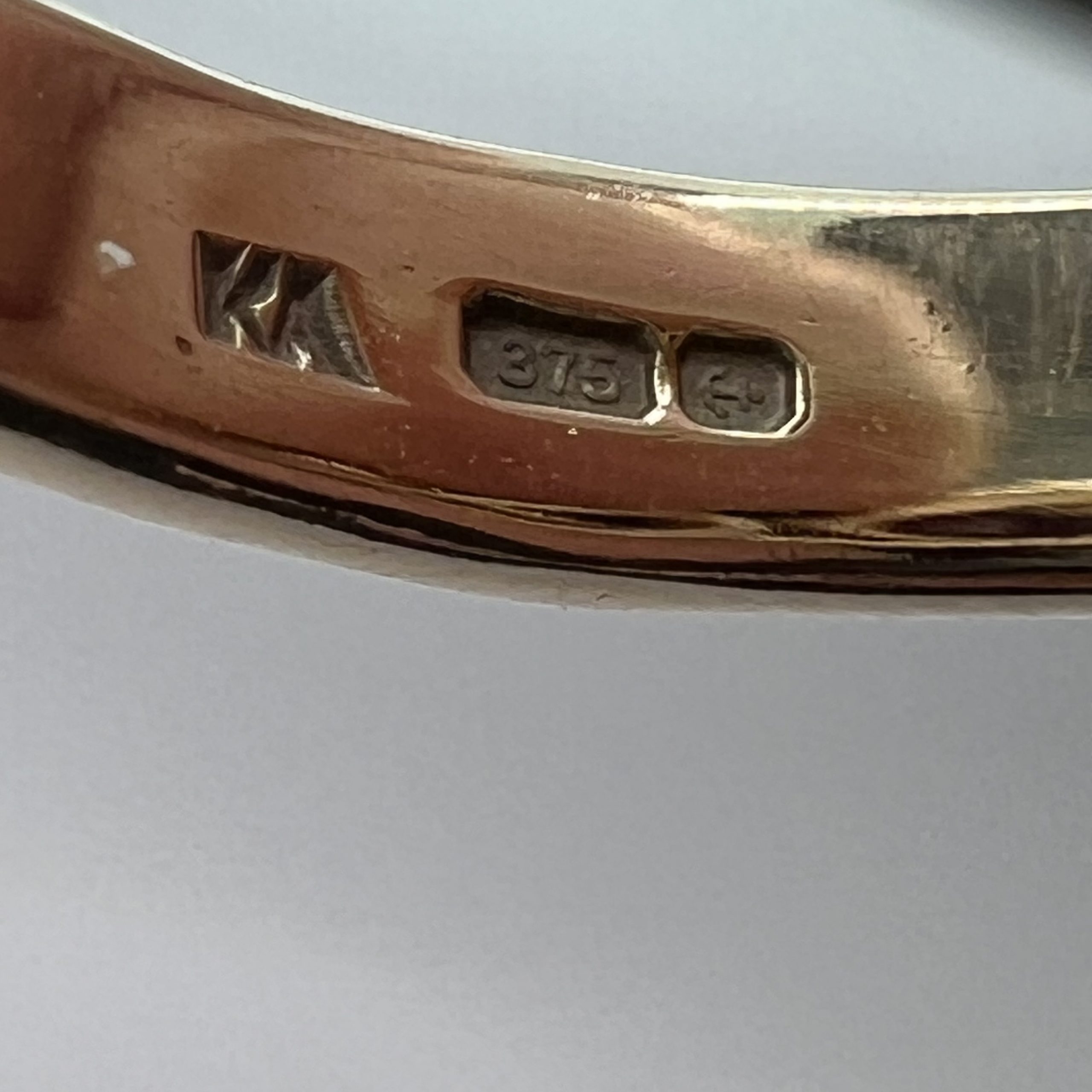 9ct Yellow Gold Chunky Ruby Solitaire Ring Pre Owned UK Size N - Image 4