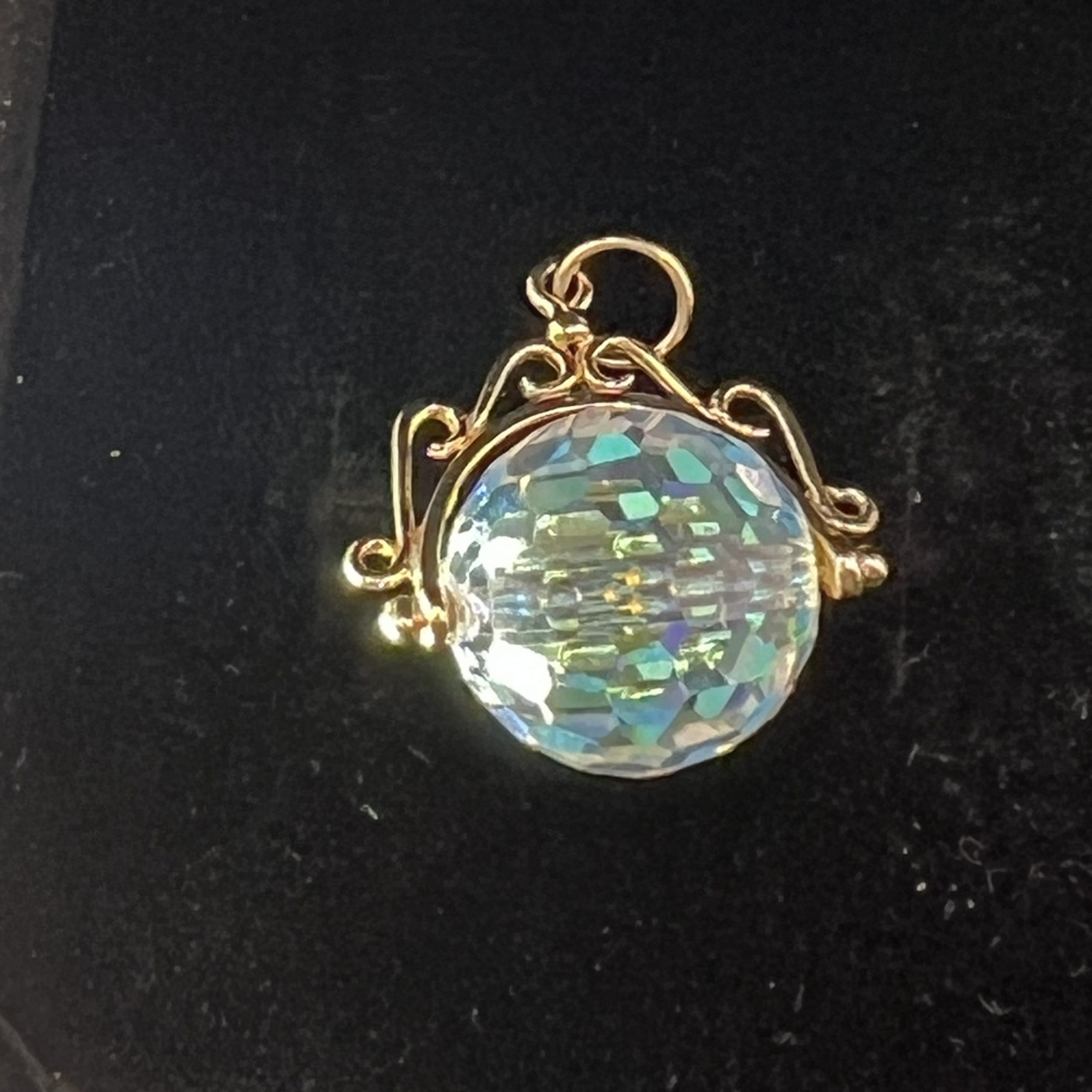 9ct Yellow Gold Small Disco Ball Pendant Charm Pre Owned - Image 3