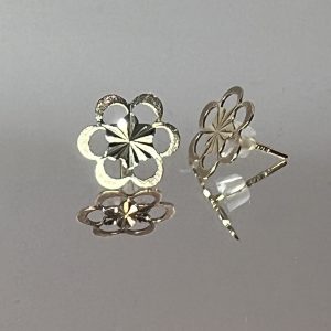 9ct Gold Light Weight Flower Stud Earrings Pierced Ears Pre Owned