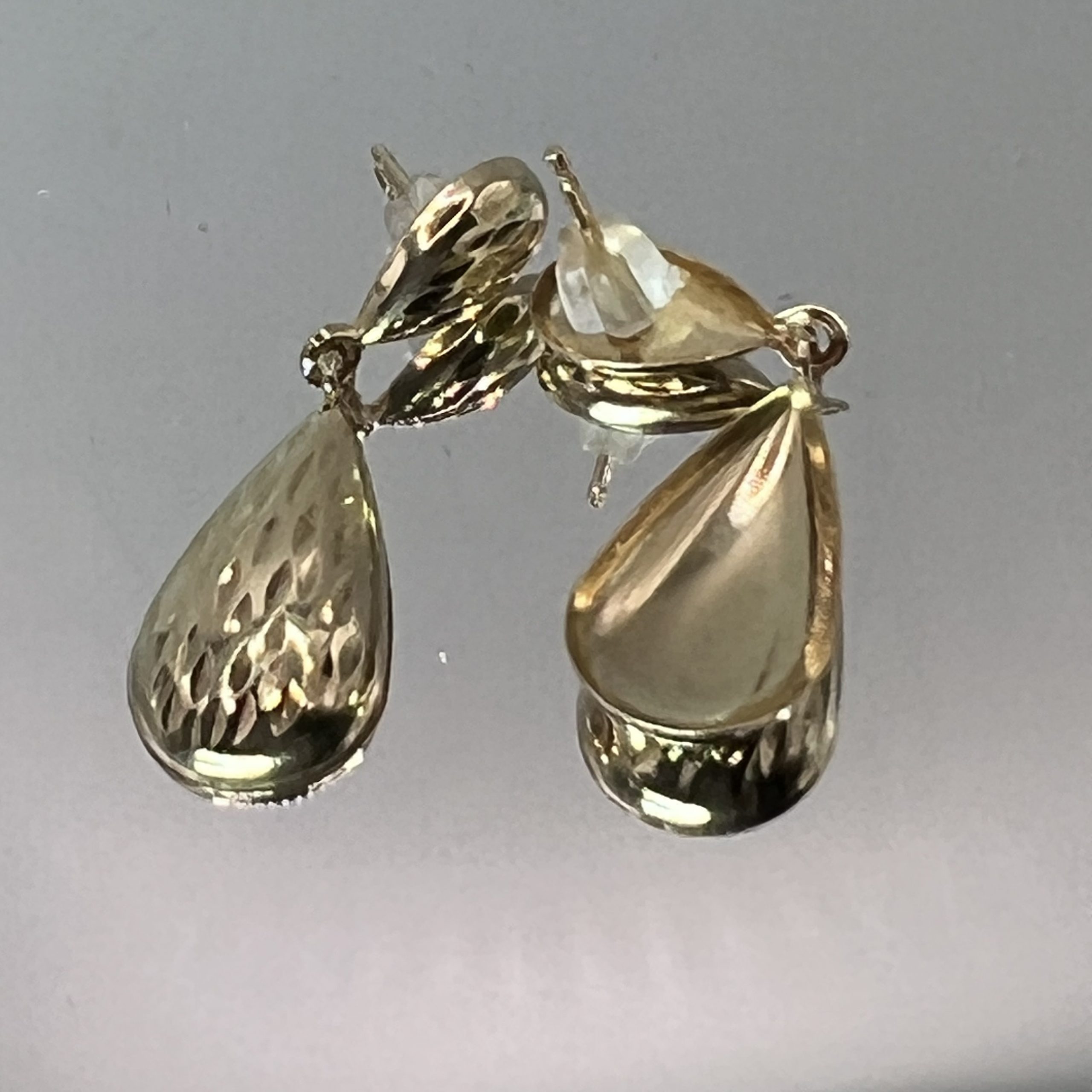 9ct Gold Light Weight Dangle/Drop Earrings Pierced Ears Pre Owned - Image 2