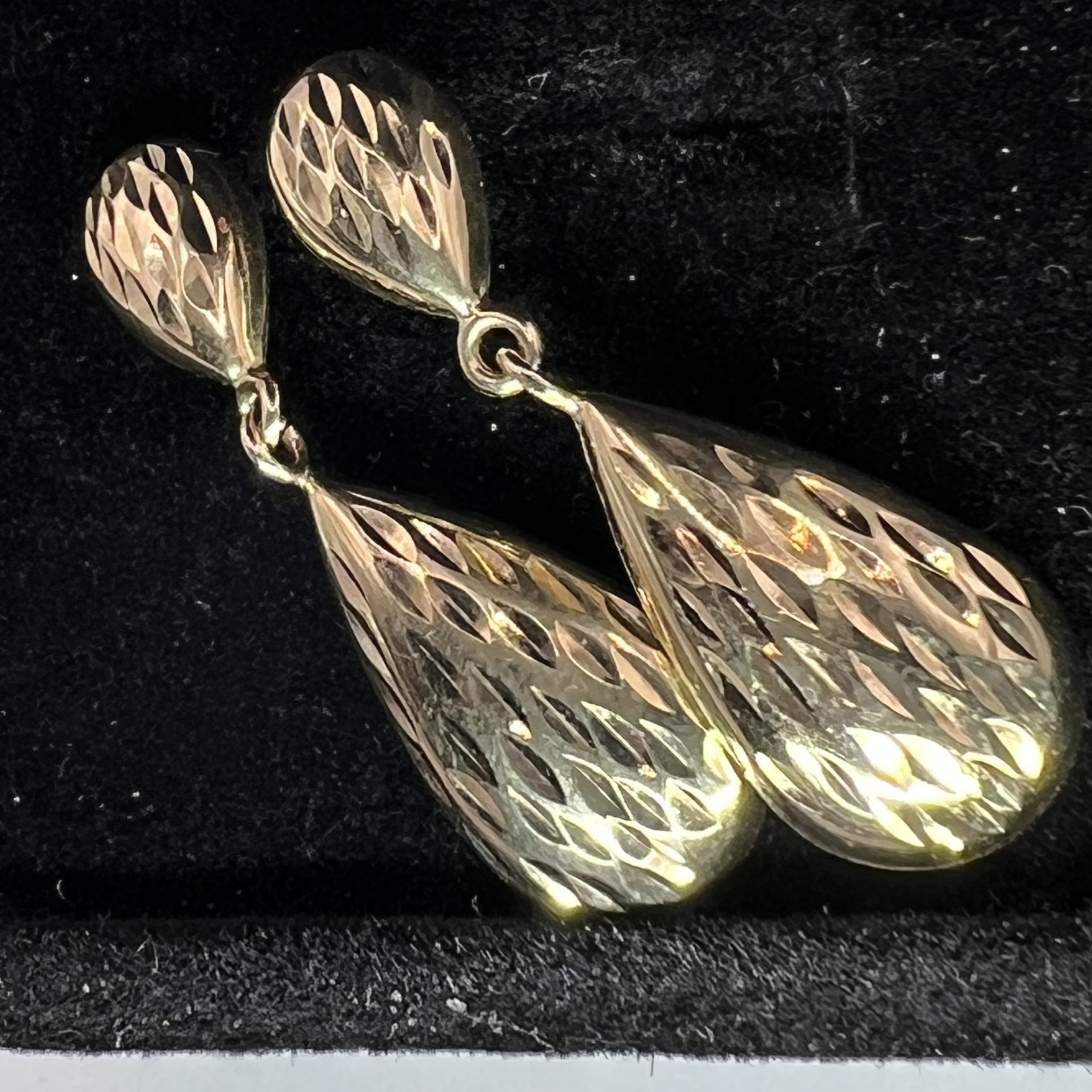 9ct Gold Light Weight Dangle/Drop Earrings Pierced Ears Pre Owned - Image 3