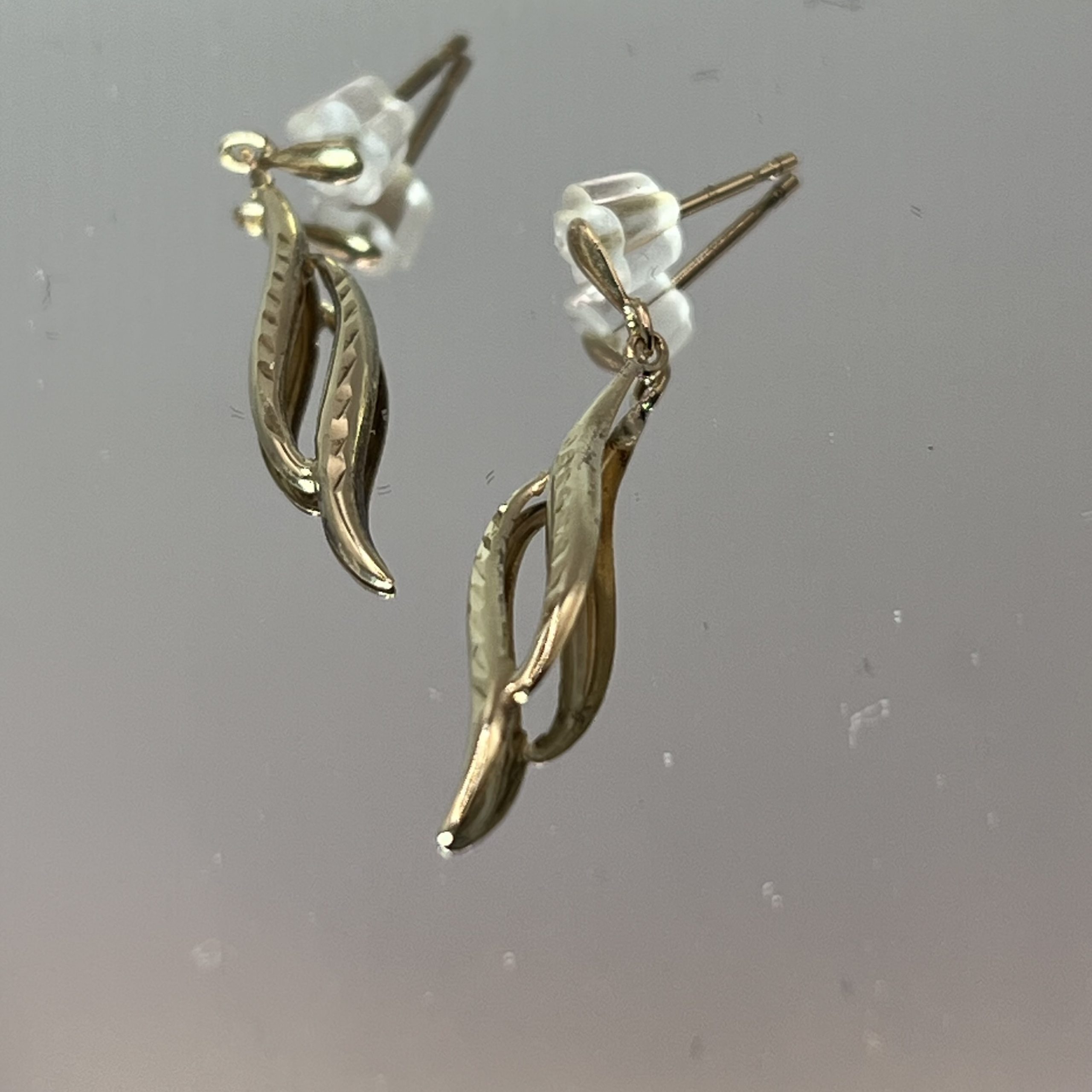 9ct Gold Dangle/Drop Earrings Pushback Pierced Ears Pre Owned - Image 2