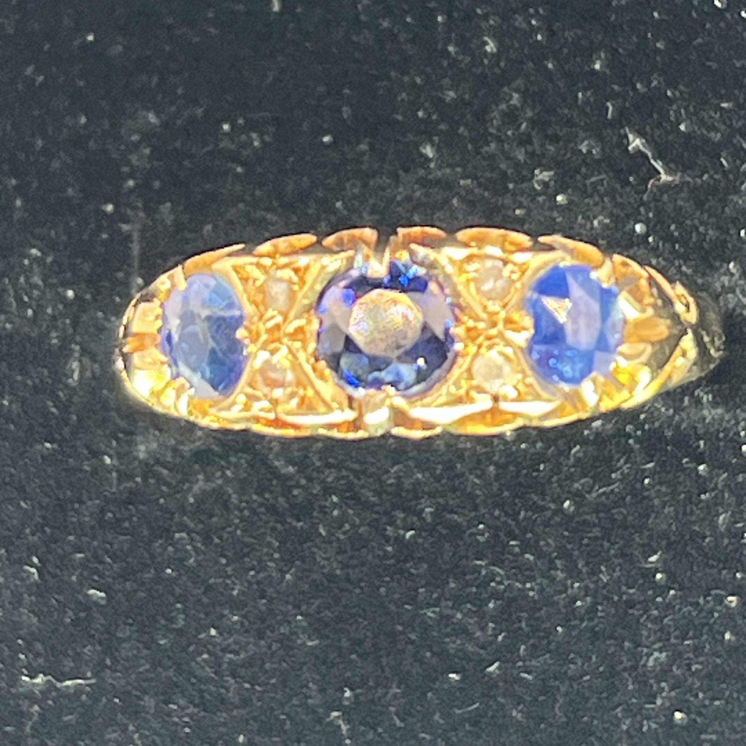 18ct Gold Sapphire Diamond Ring Hallmark Pre Owned UK Size N - Image 4