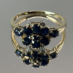 9ct Yellow Gold Sapphire Cluster Ring Hallmark Pre Owned UK Size R1/2