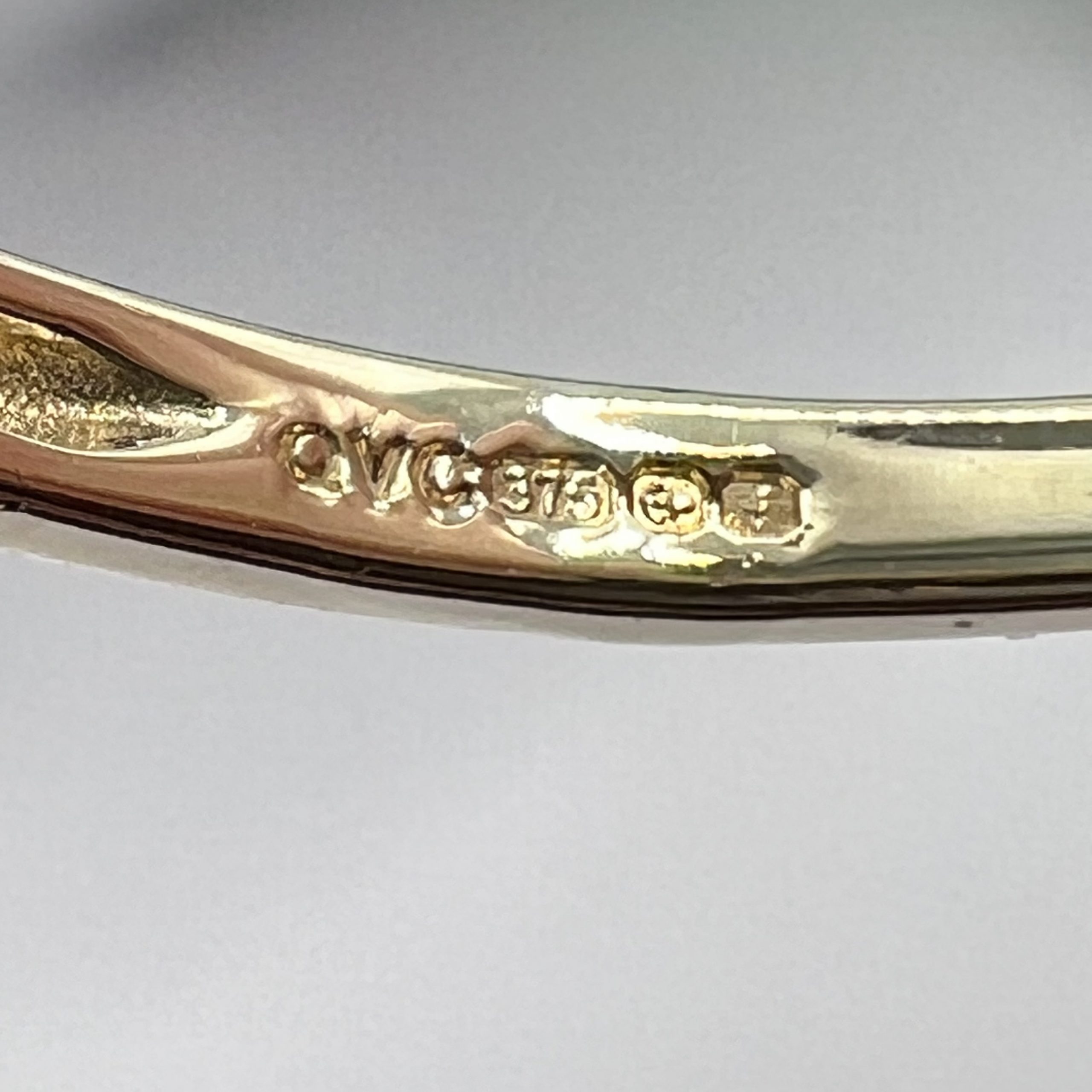 9ct Yellow Gold Sapphire Cluster Ring Hallmark Pre Owned UK Size R1/2 - Image 3