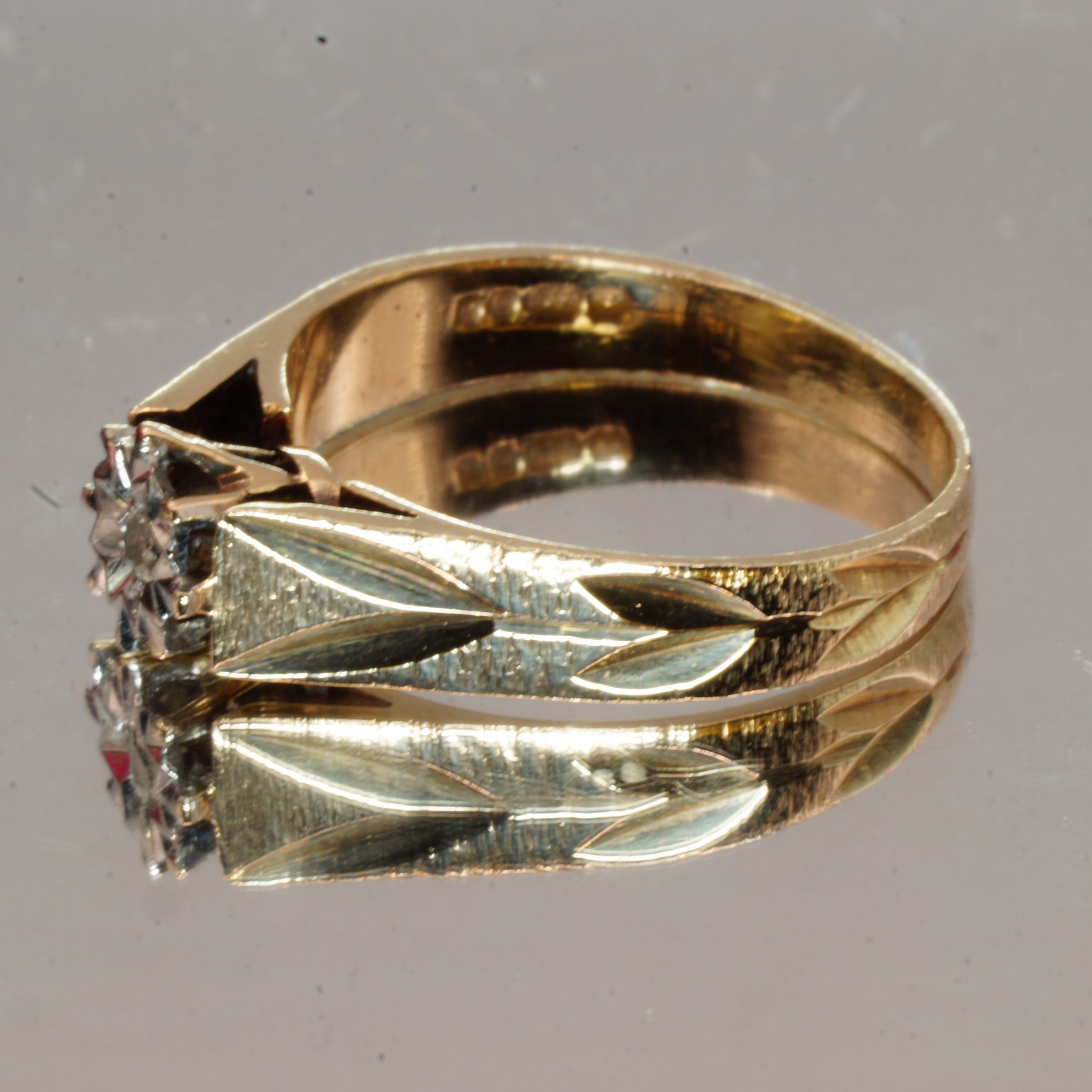 9ct Yellow Gold Diamond Solitaire Hallmark Pre Owned UK Size N - Image 2