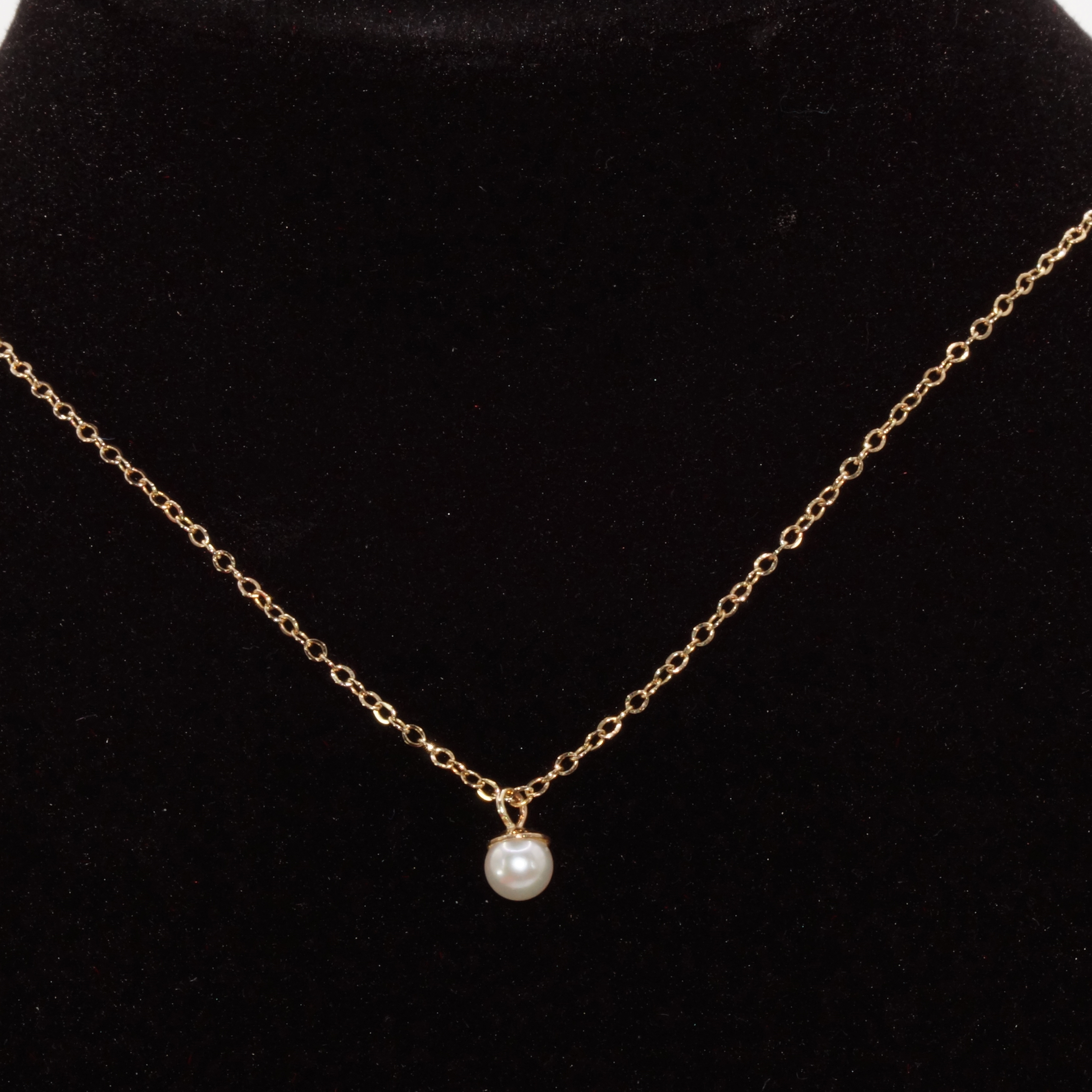 9ct Yellow Gold Necklace 16 Inch Chain Pearl Pendant Pre Owned - Image 3