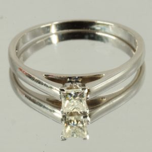 14ct White Gold Princess Cut Diamond Ring UK Q1/2 PreOwned