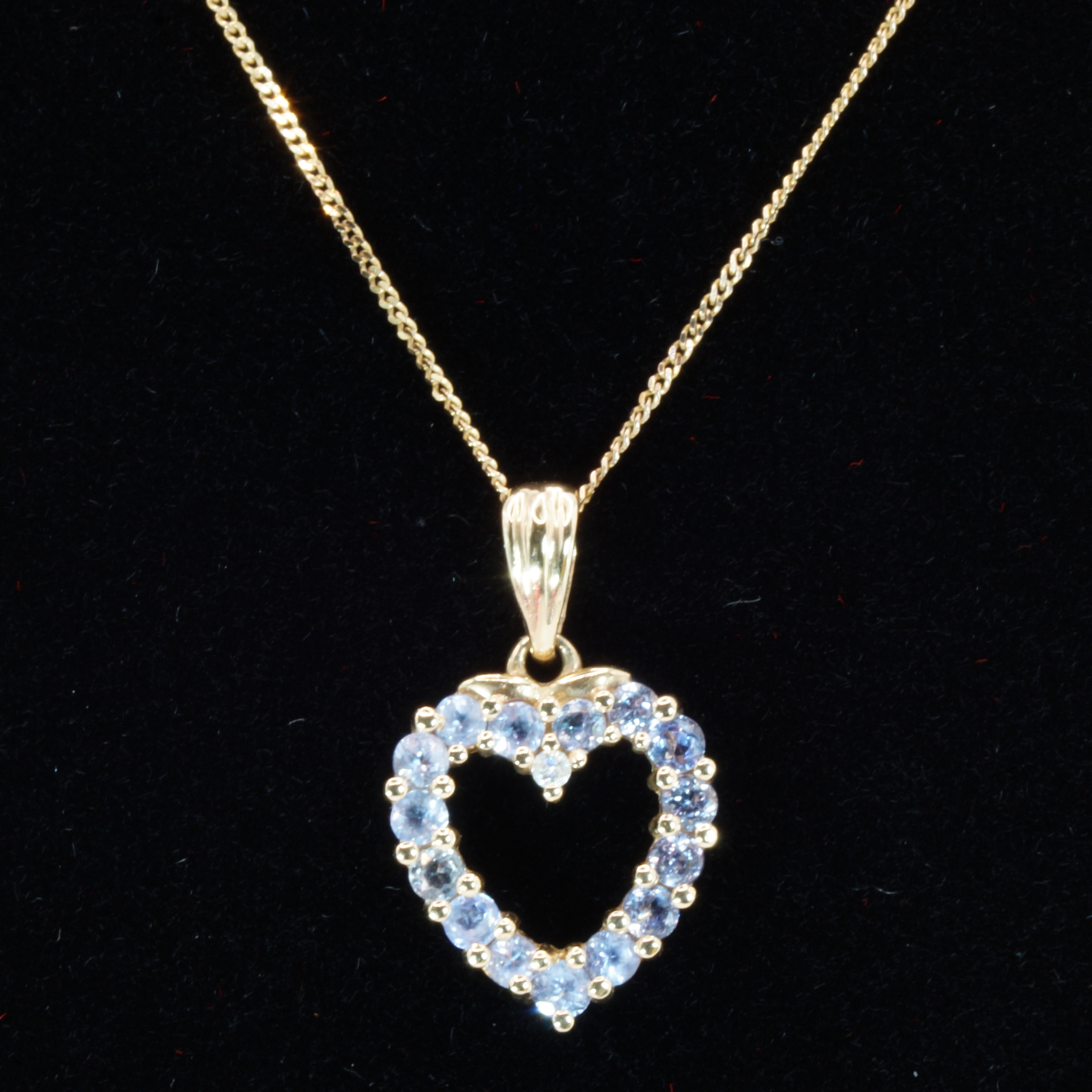 9ct Gold 18" Chain Tanzanite Heart Pendant Hallmark Pre Owned