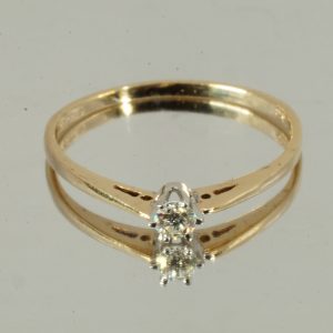 9ct Gold Diamond Solitaire Ring Hallmark UK Size N1/2 Pre Owned