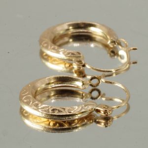 9ct Gold Dainty Patterned Hoop Earrings Pierced Ears Pre Owned