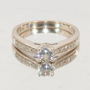 18ct White Gold Multi Diamond Ring Hallmark UK Size J PreOwned
