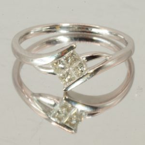 18ct White Gold Crossover Diamond Ring UK Size L Pre Owned