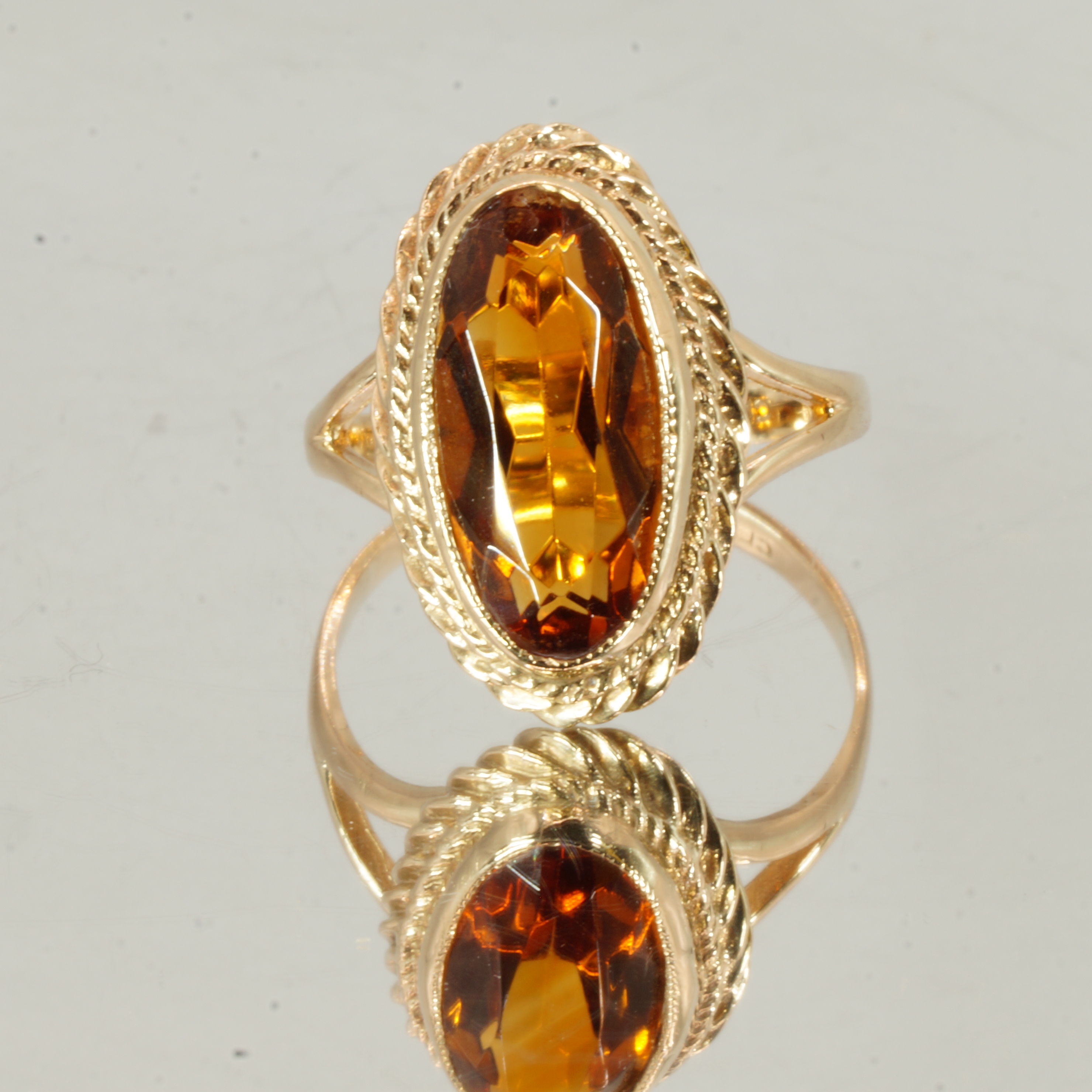 9ct Gold Amber Statement Cocktail Ring UK Size L Pre Owned 411