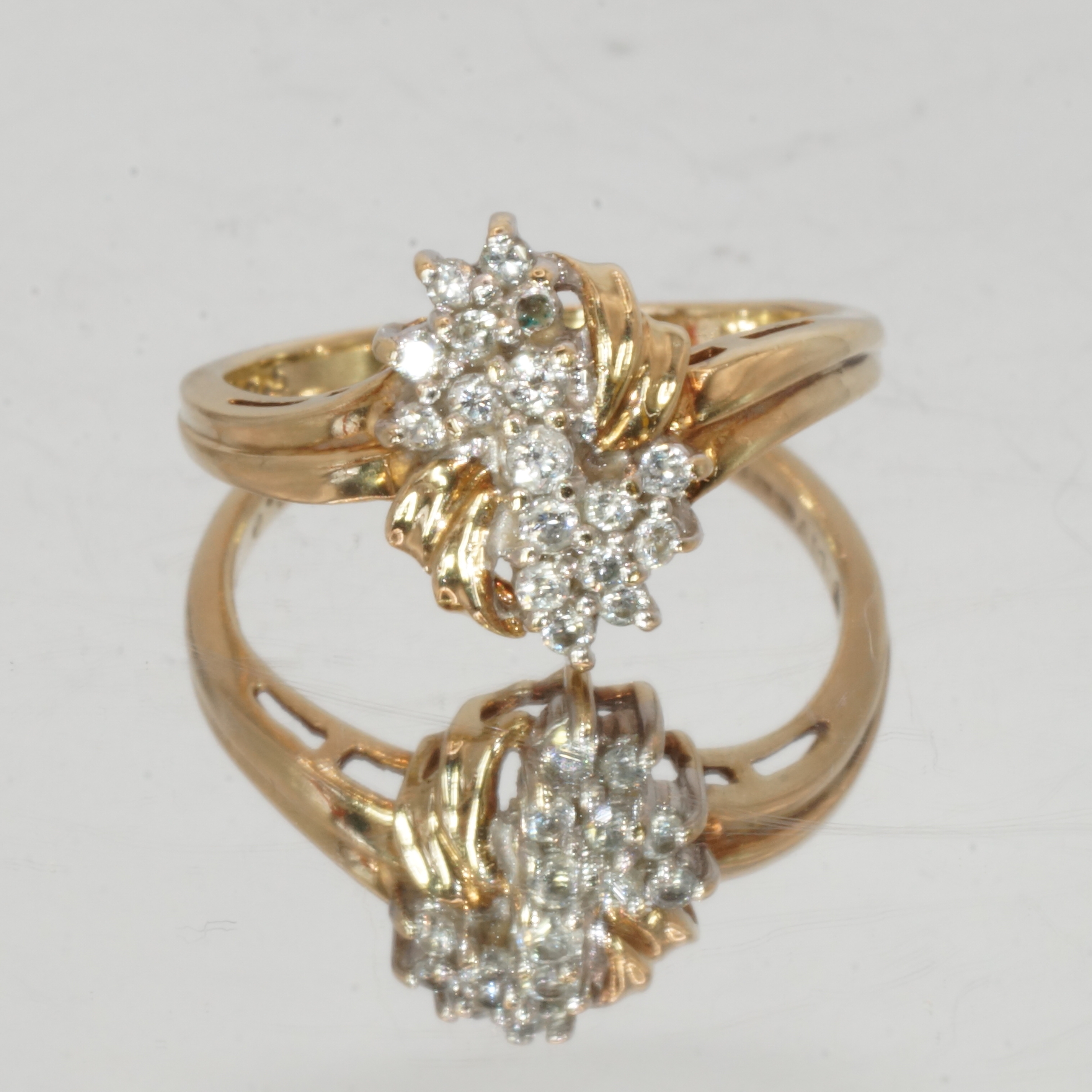 9ct Gold Diamond Cluster Ring Hallmark UK Size M Pre Owned