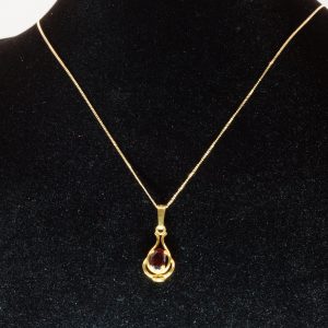 9ct Gold 20 Inch Necklace Garnet Pendant Hallmark Pre Owned
