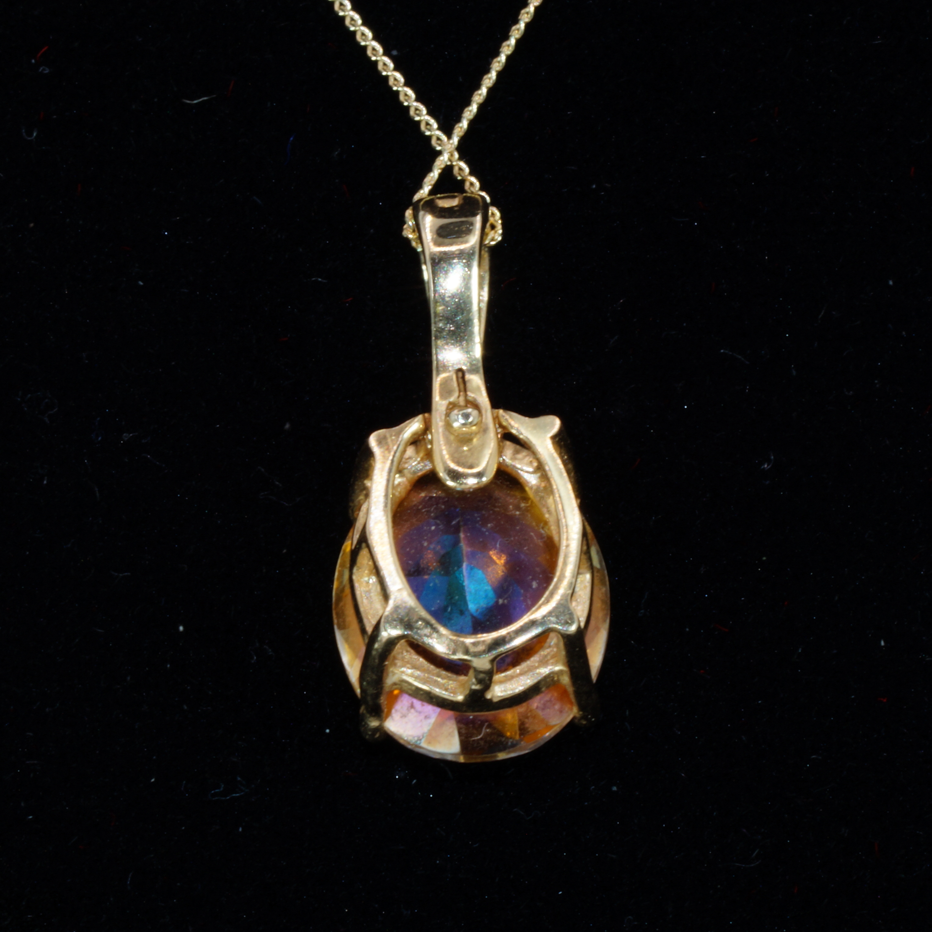 9ct Gold 20 Inch Chain Necklace Mystic Topaz Pendant Pre Owned - Image 4