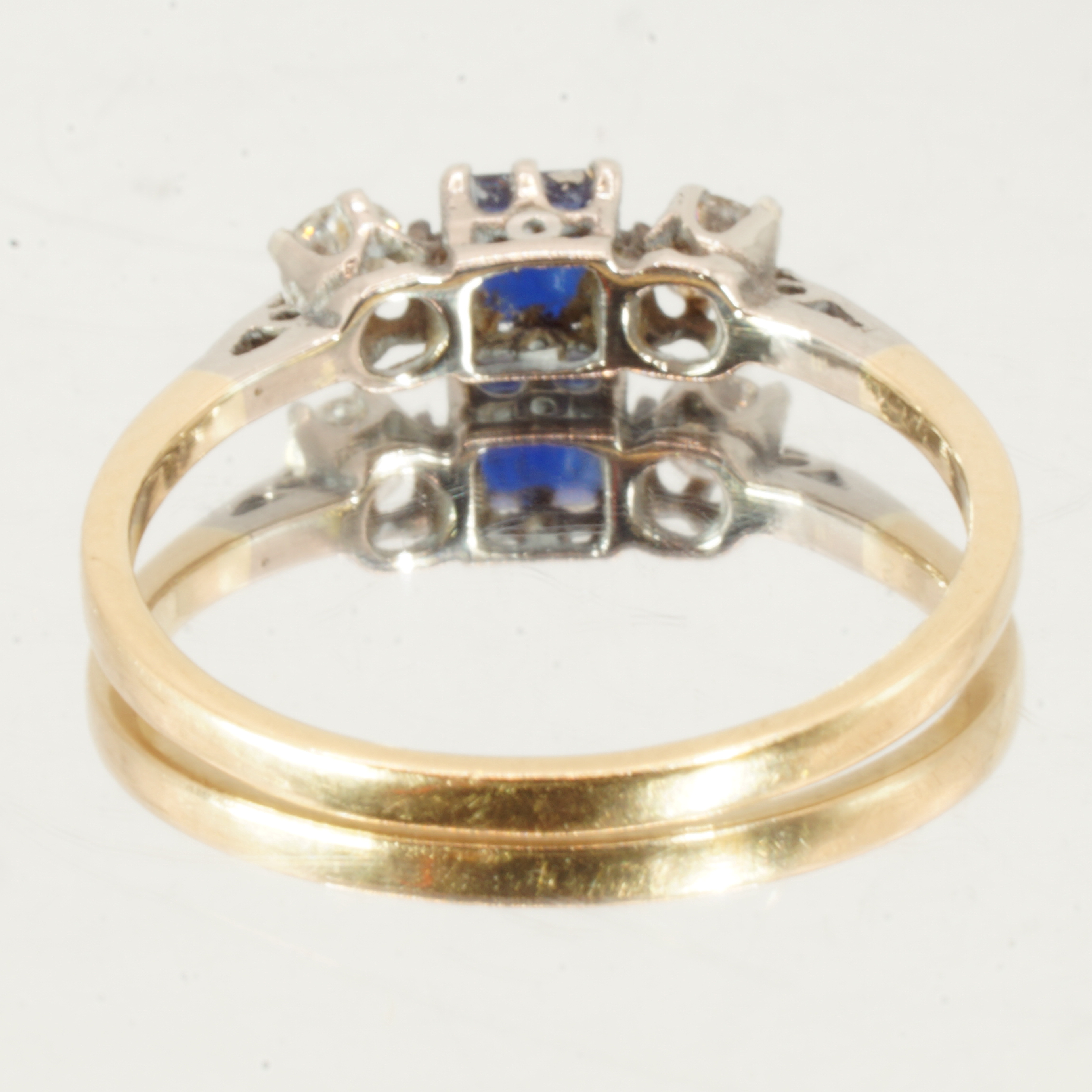 18ct Gold Sapphire Diamond Trilogy Ring UK Size P Pre Owned - Image 4