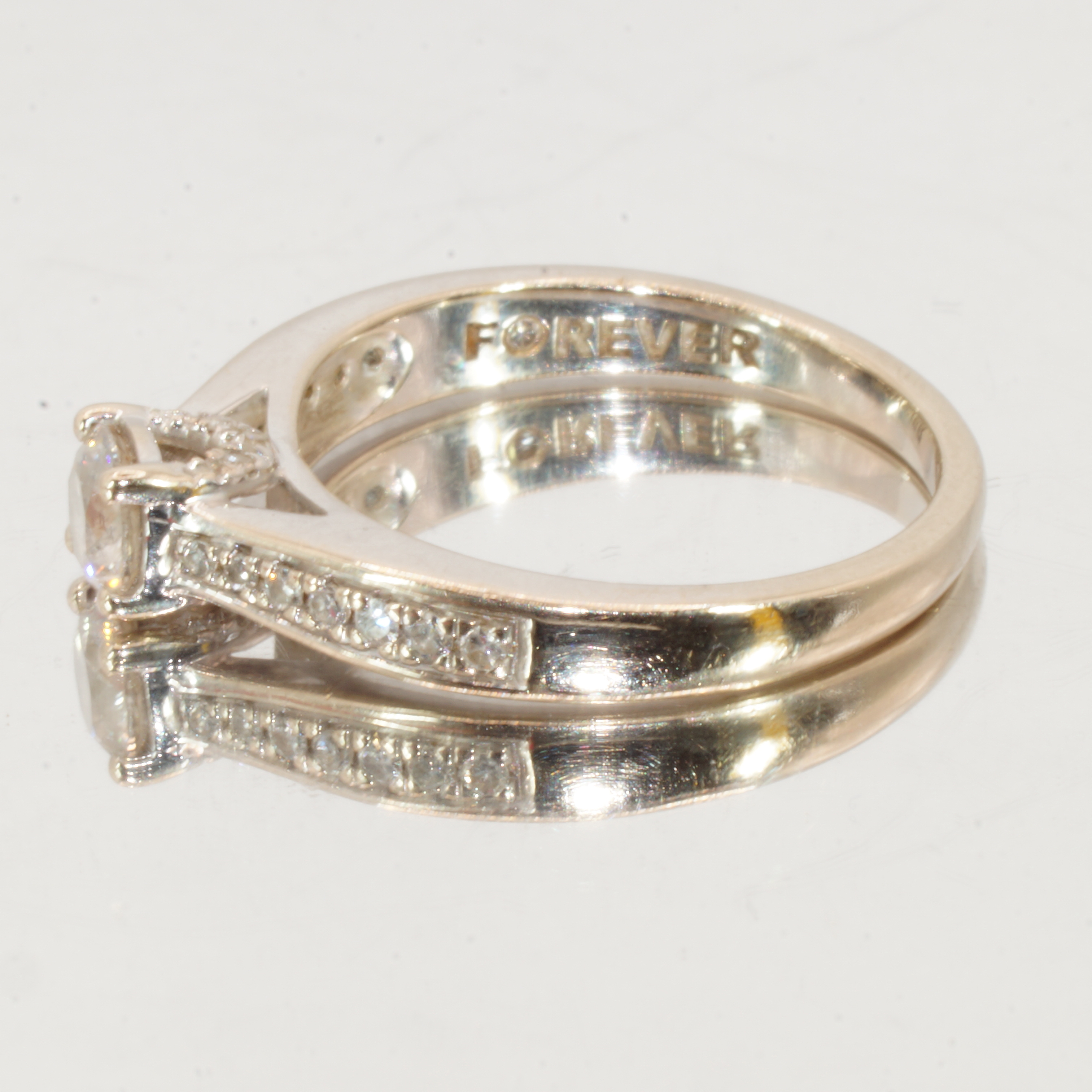 18ct White Gold Multi Diamond Ring Hallmark UK Size J PreOwned - Image 2