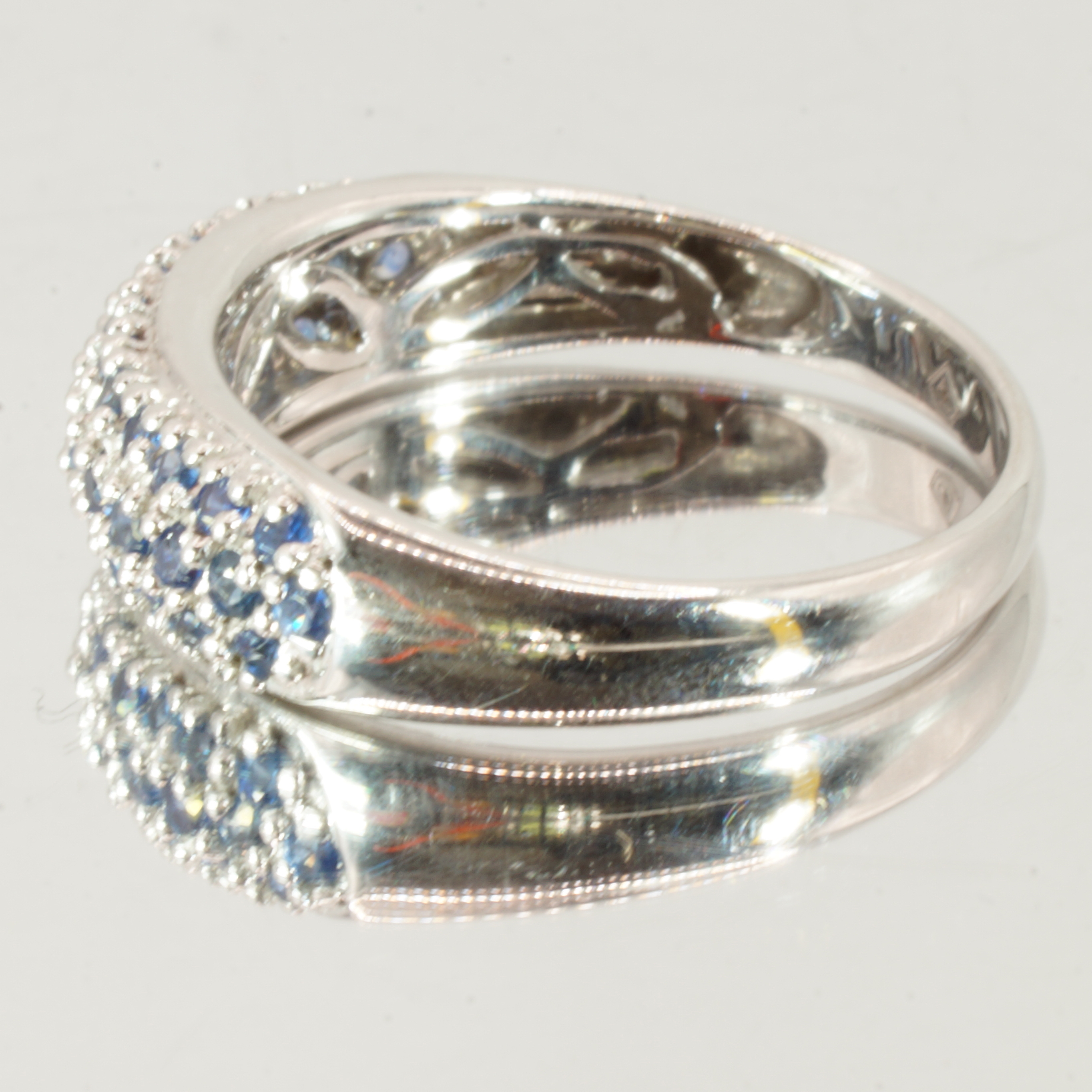 9ct White Gold Topaz Half Eternity Ring UK Size N Pre Owned - Image 2