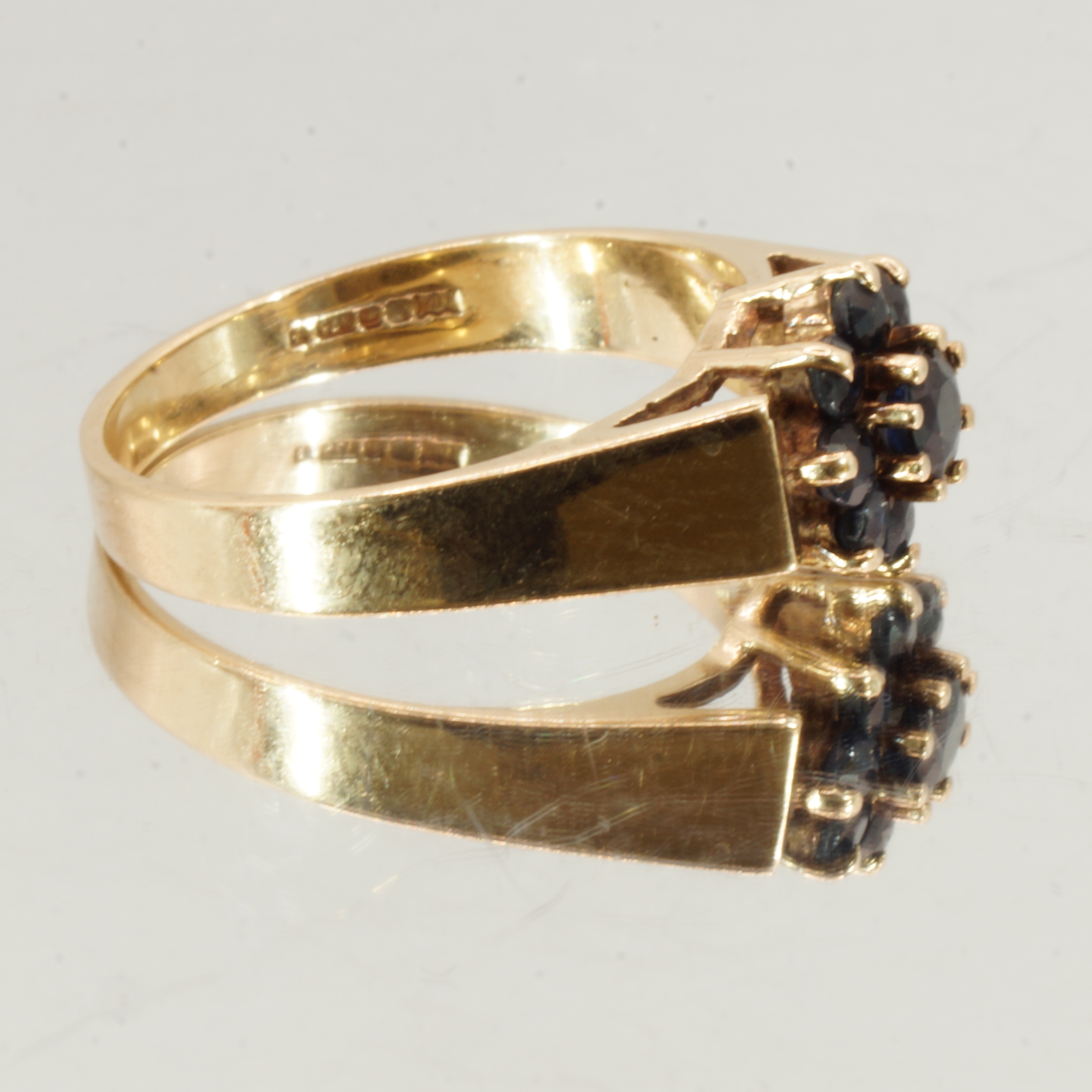 9ct Gold Sapphire Cluster Ring Hallmark UK Size N1/2 Pre Owned - Image 3