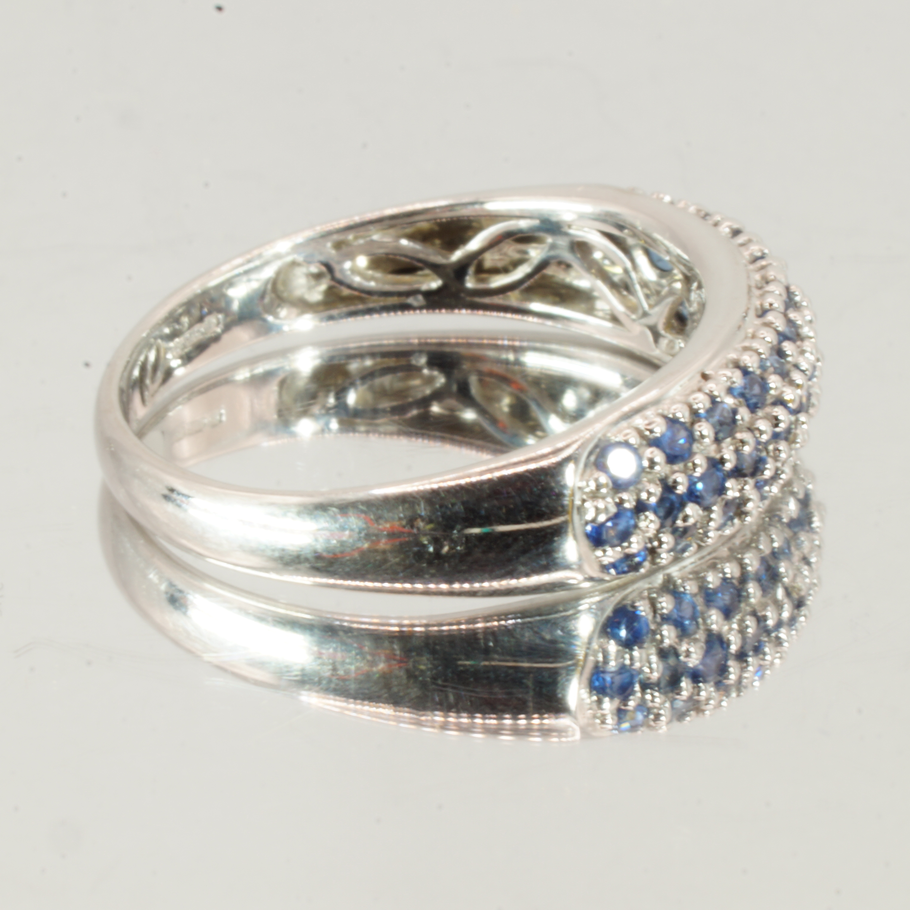 9ct White Gold Topaz Half Eternity Ring UK Size N Pre Owned - Image 3