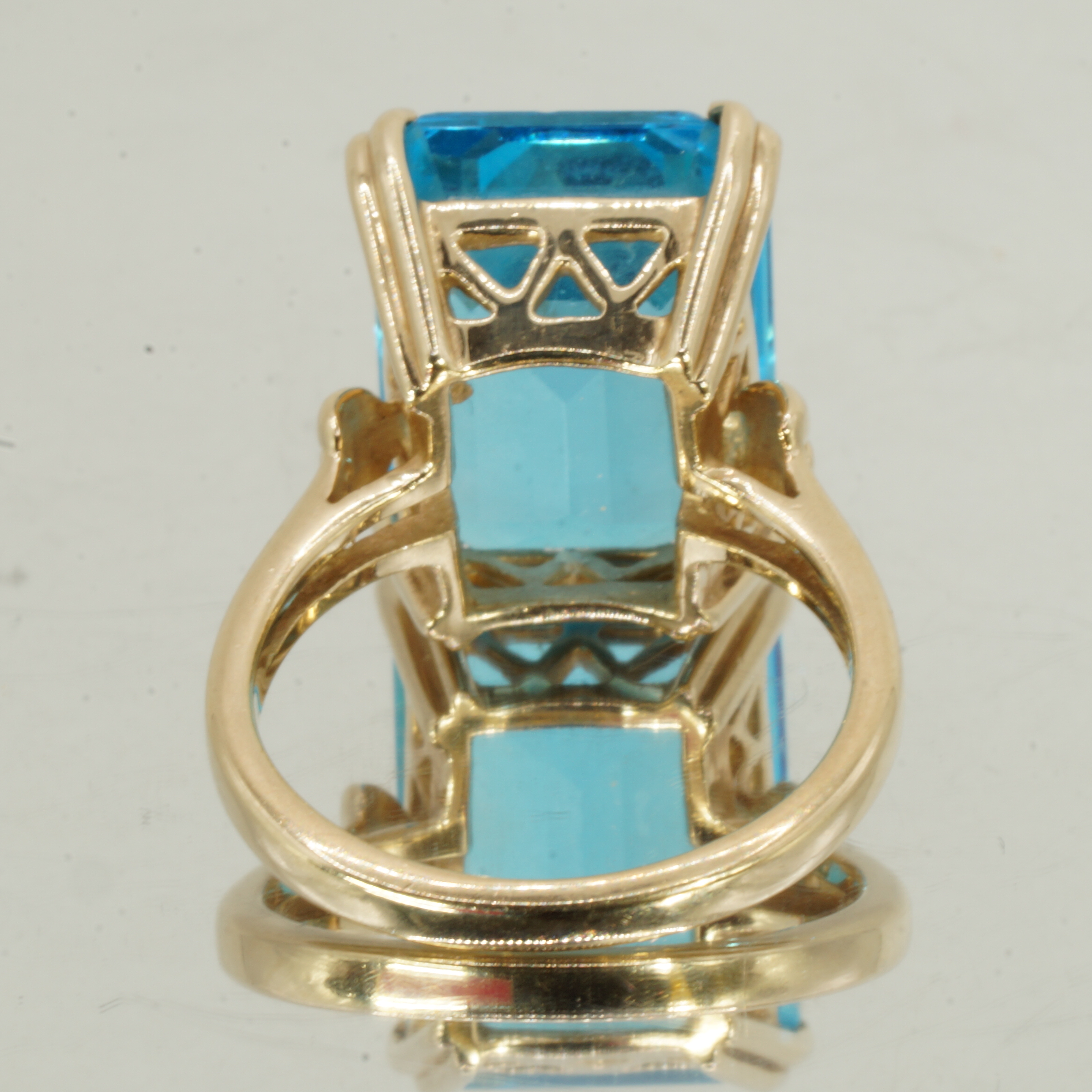 9ct Gold Topaz Statement Cocktail Ring UK Size N1/2 Pre Owned - Image 4