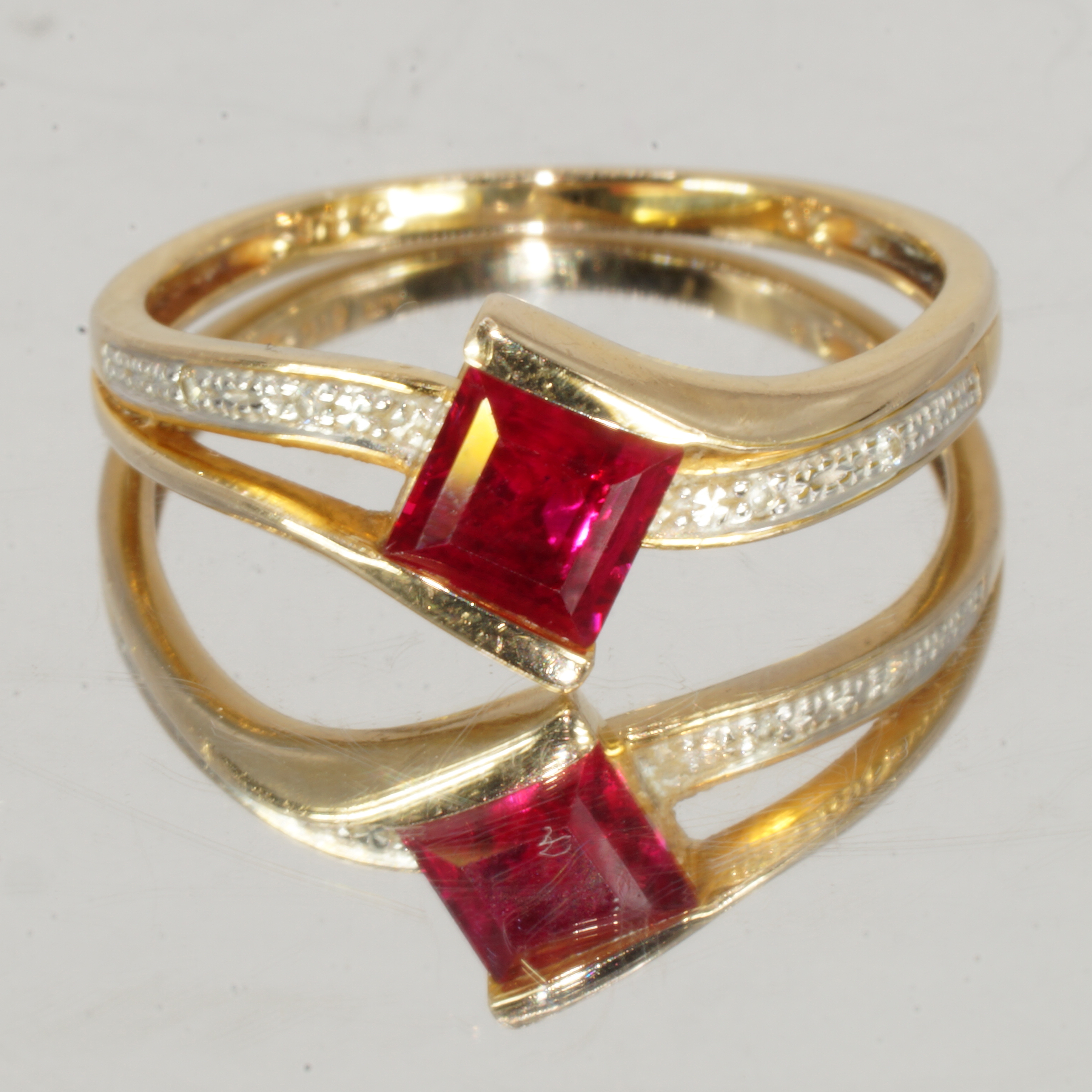 9ct Gold Ruby Diamond Crossover Ring UK Size O1/2 Pre Owned