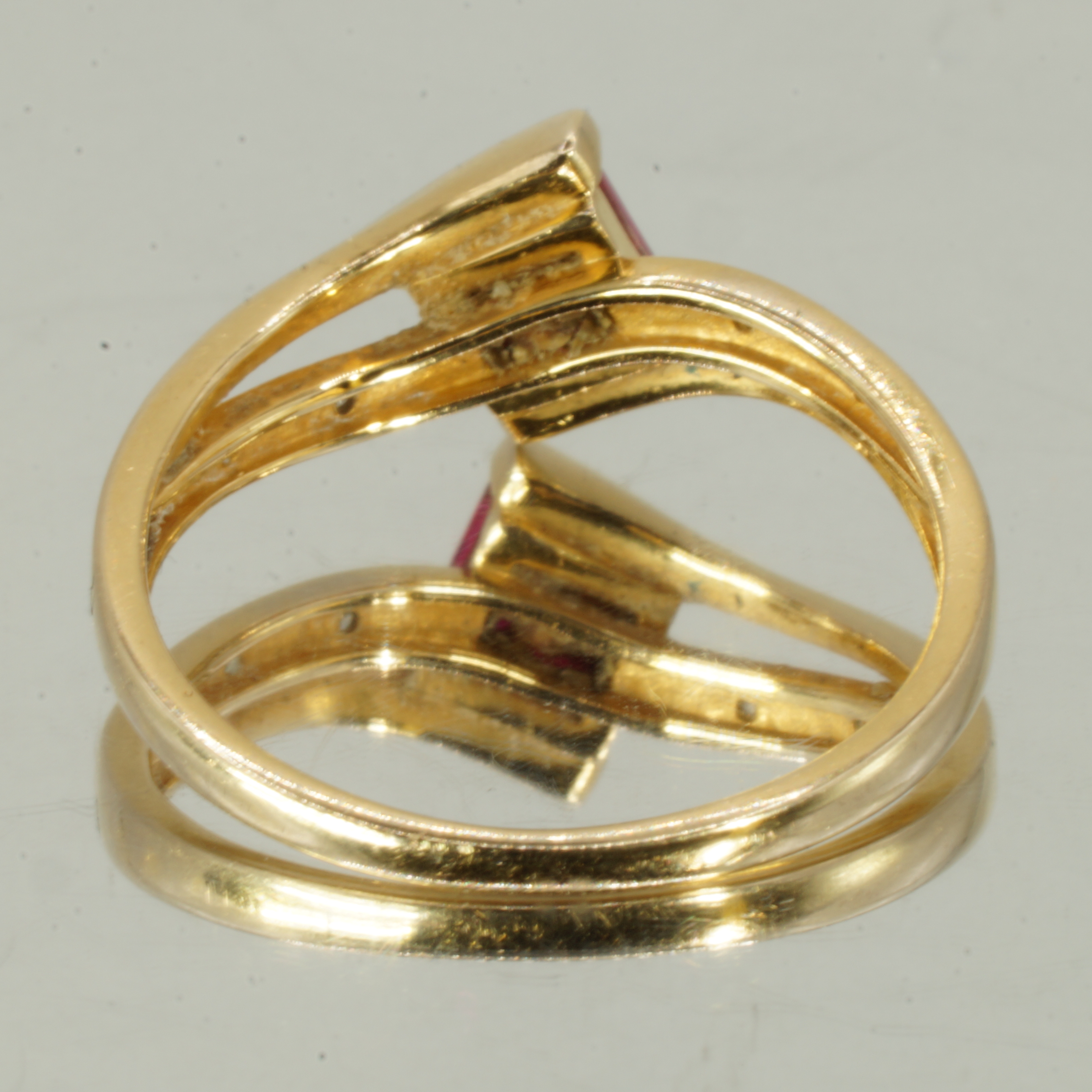9ct Gold Ruby Diamond Crossover Ring UK Size O1/2 Pre Owned - Image 4