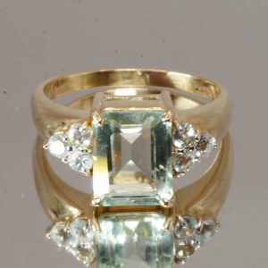 9ct Gold Aqua Cocktail Ring Hallmark UK Size Q1/2 Pre Owned