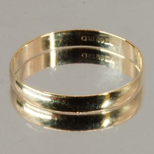 9ct Gold Band Wedding Ring Hallmark UK Size Q Pre Owned