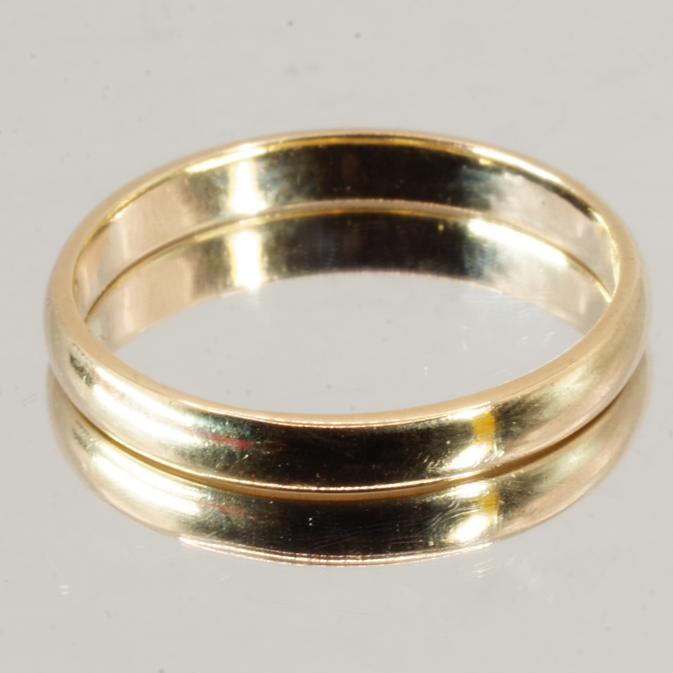 9ct Gold Plain Band Wedding Ring Hallmark UK Size R Pre Owned - Image 2