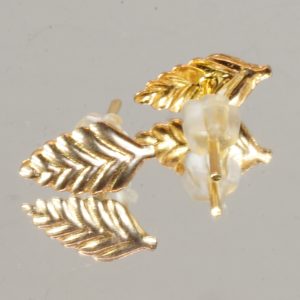9ct Gold Leaf Stud Earrings Hallmark Pierced Ears Pre Owned